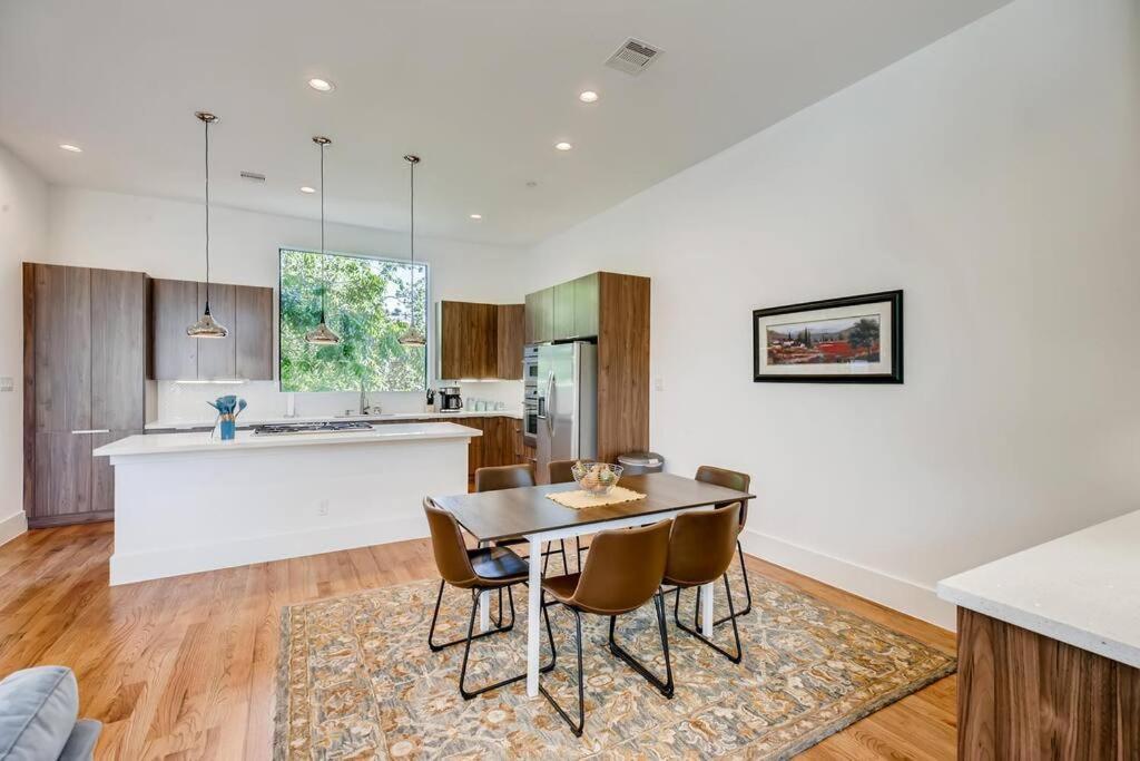 4 Story Home Mins To Downtown Houston With City Views Экстерьер фото