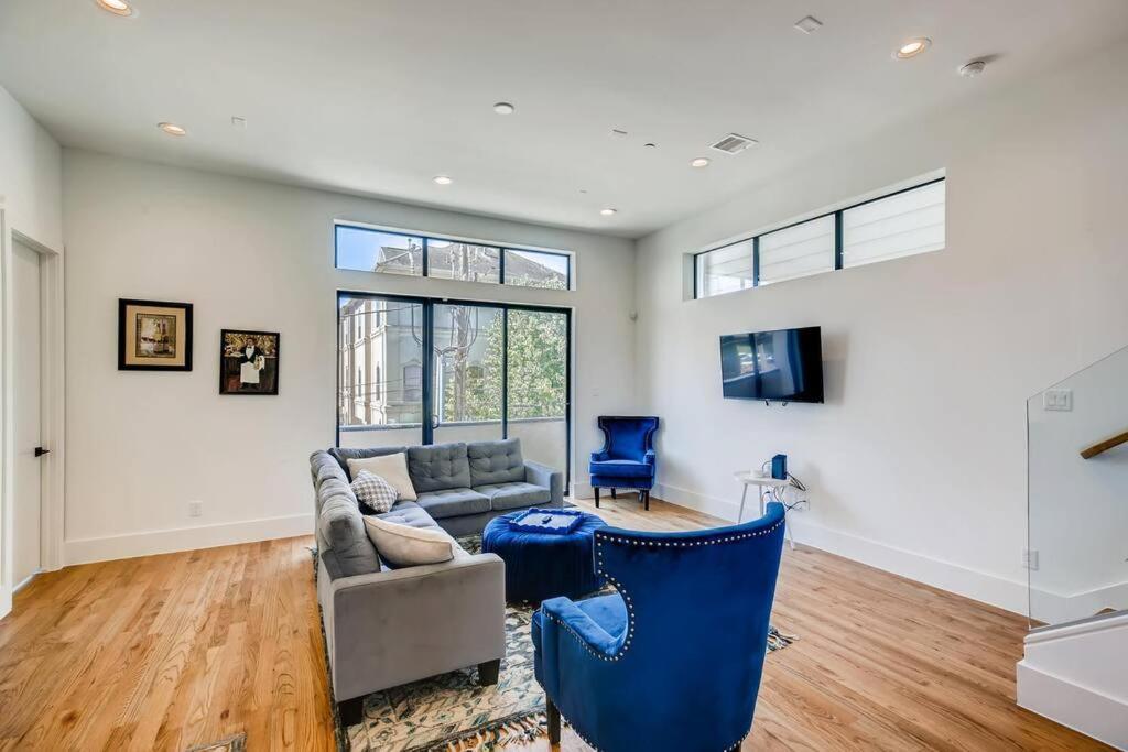 4 Story Home Mins To Downtown Houston With City Views Экстерьер фото