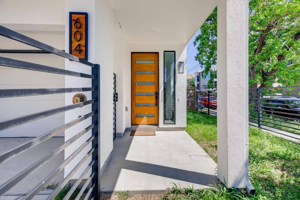 4 Story Home Mins To Downtown Houston With City Views Экстерьер фото