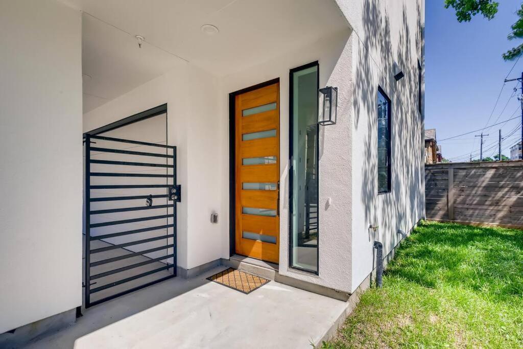 4 Story Home Mins To Downtown Houston With City Views Экстерьер фото