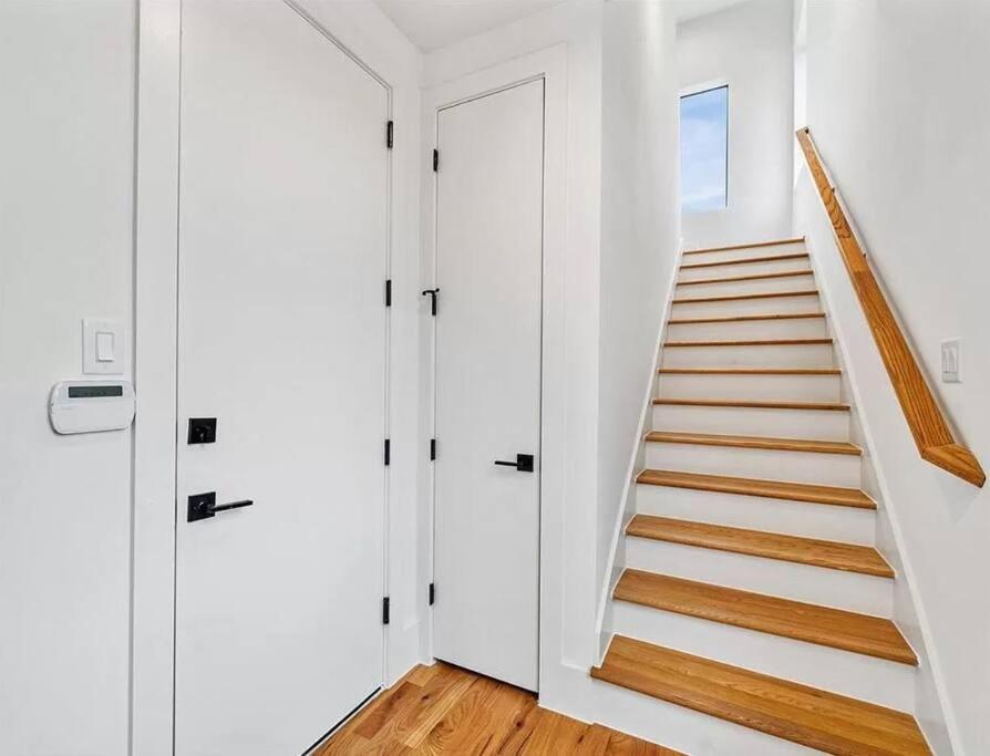 4 Story Home Mins To Downtown Houston With City Views Экстерьер фото