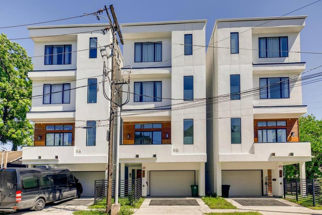 4 Story Home Mins To Downtown Houston With City Views Экстерьер фото